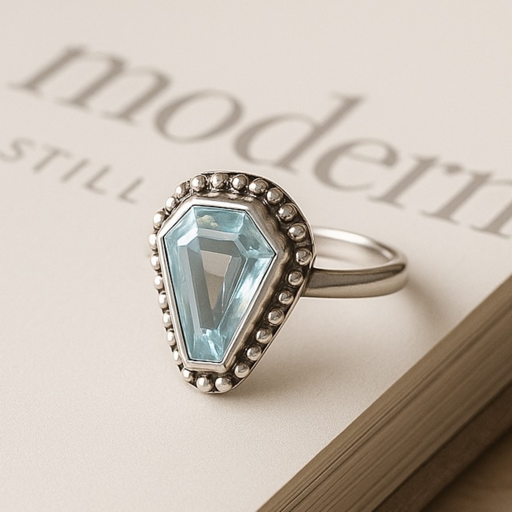 Artisan Sterling Silver Coffin-Cut Pale Blue Topaz Gemstone Ring EUC 7 #381 - Picture 2 of 8